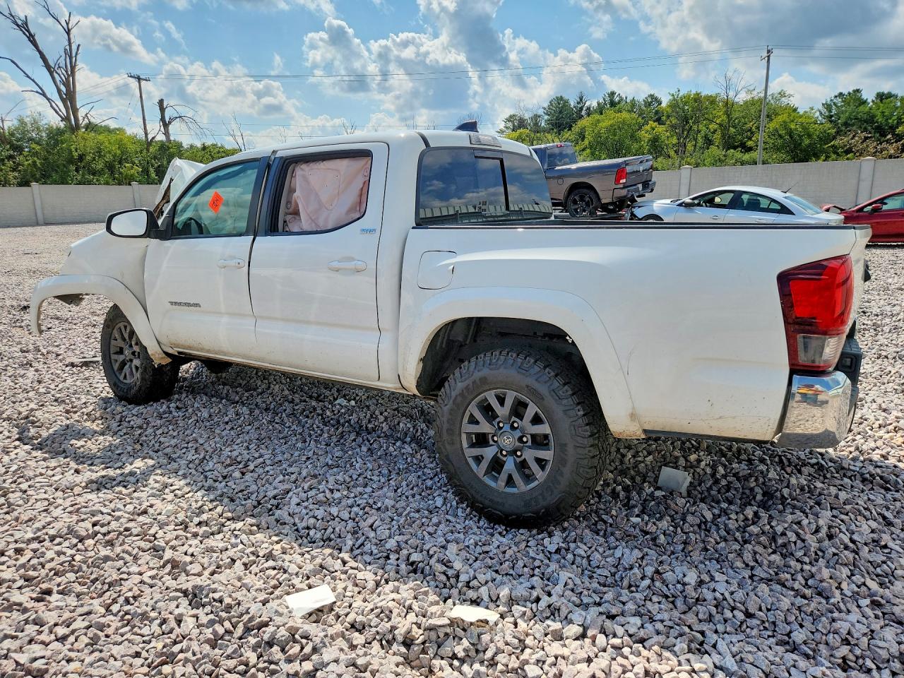 2022 TOYOTA TACOMA SR5 V6 — снимка 2