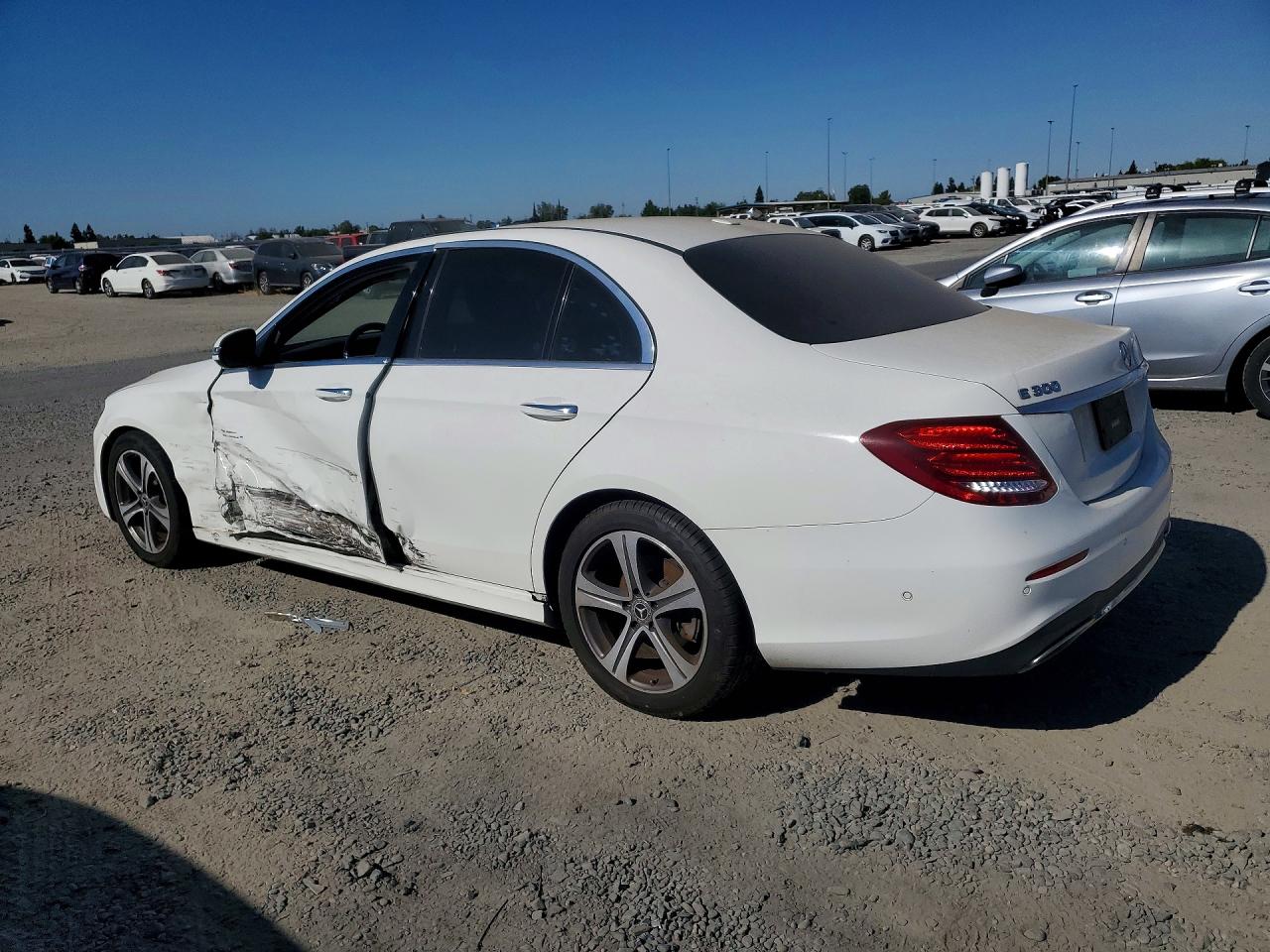 2019 MERCEDES-BENZ E 300 — снимка 2