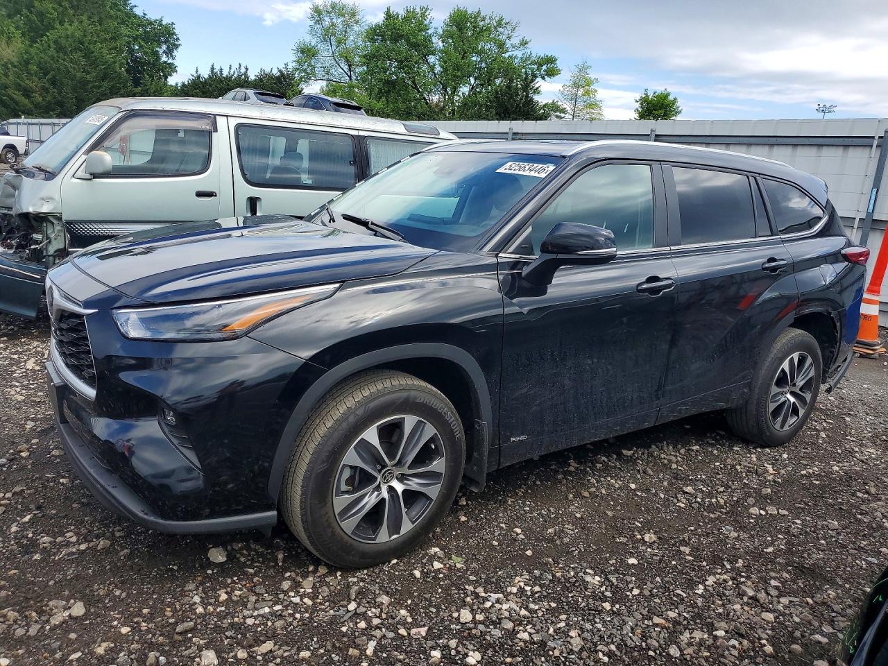 2023 TOYOTA HIGHLANDER HYBRID XLE