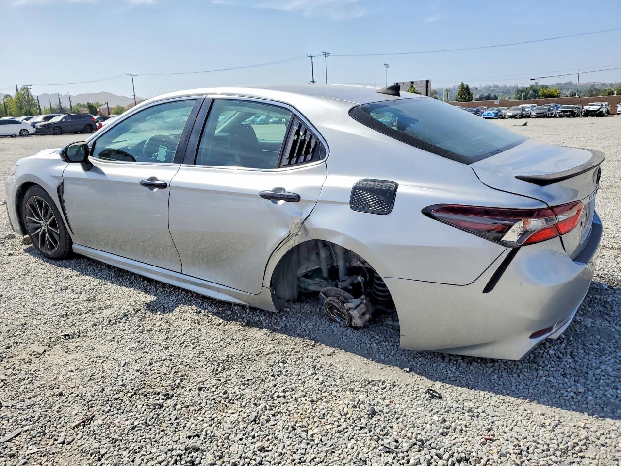 2021 TOYOTA CAMRY SE — снимка 2