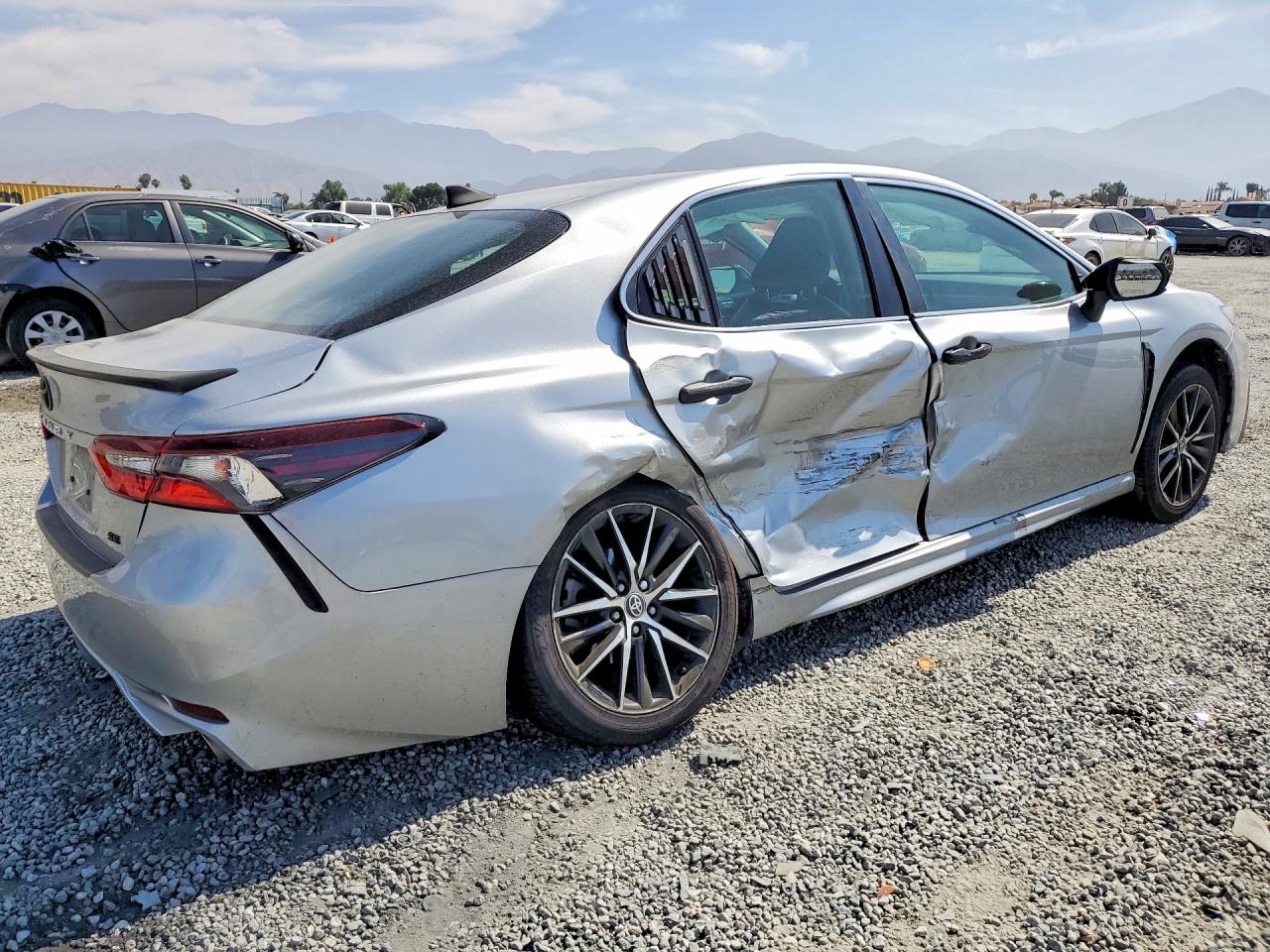 2021 TOYOTA CAMRY SE — снимка 3