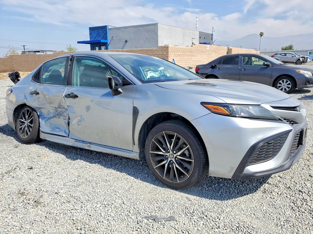 2021 TOYOTA CAMRY SE — снимка 4
