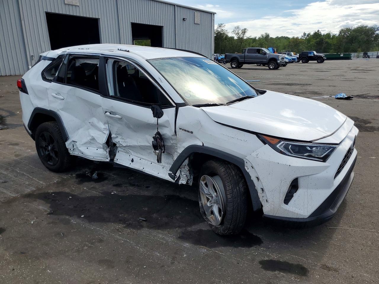 2020 TOYOTA RAV4 HYBRID XLE — снимка 4
