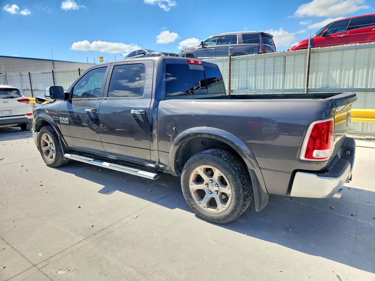 2017 RAM 1500 LARAMIE — снимка 2