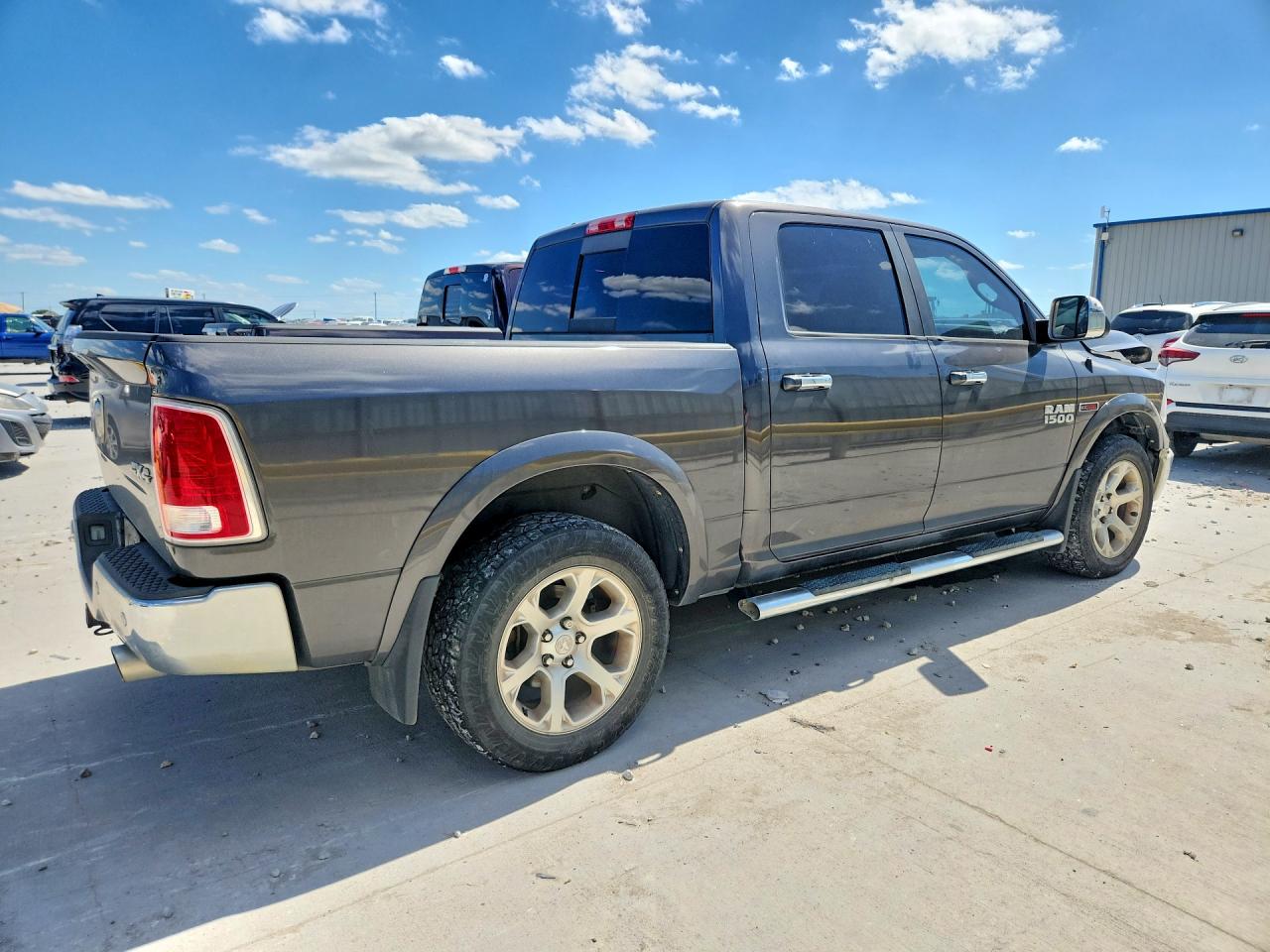 2017 RAM 1500 LARAMIE — снимка 3