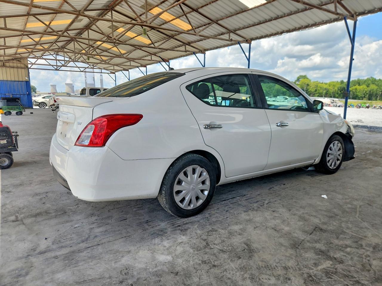 2019 NISSAN VERSA SV — снимка 3