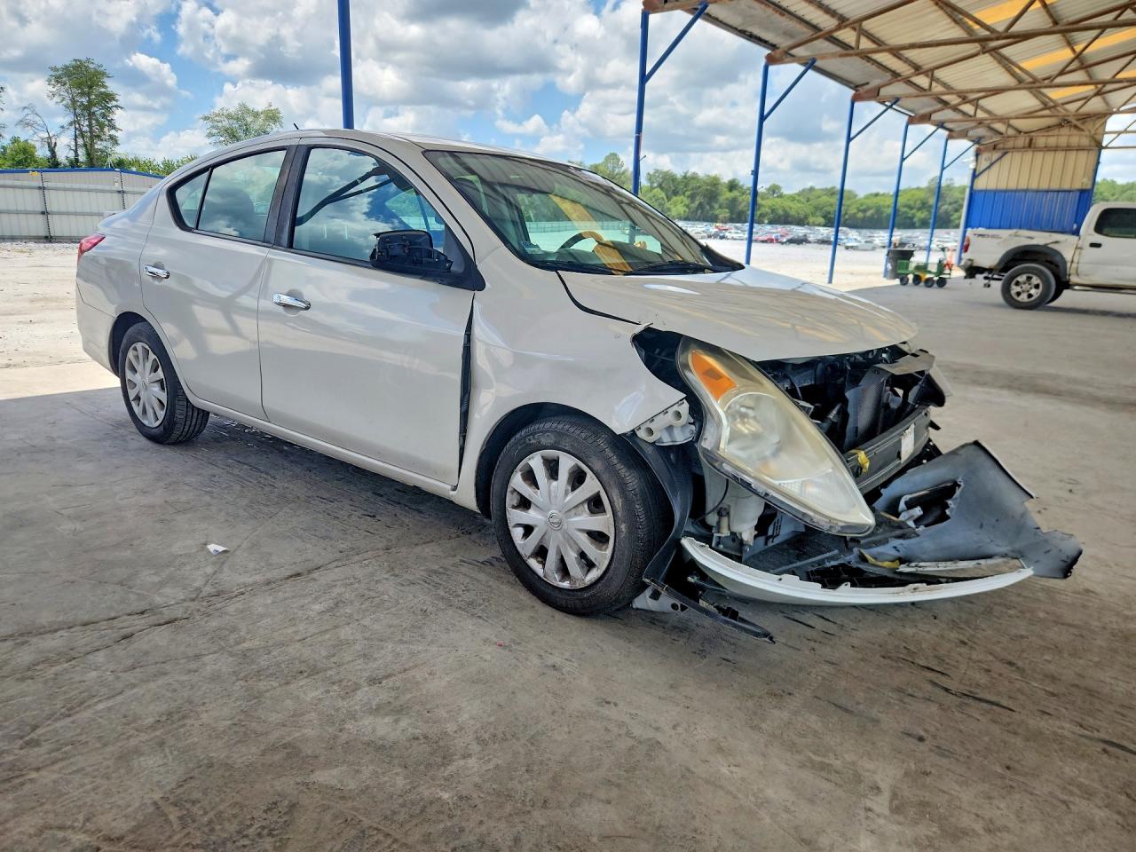 2019 NISSAN VERSA SV — снимка 4