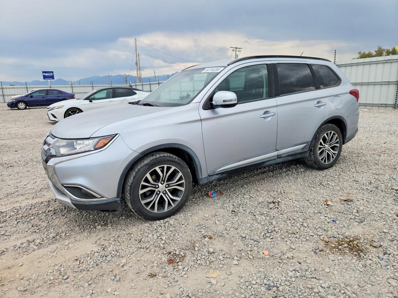 2016 MITSUBISHI OUTLANDER SE