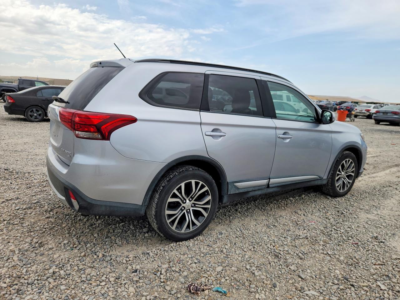 2016 MITSUBISHI OUTLANDER SE — снимка 3