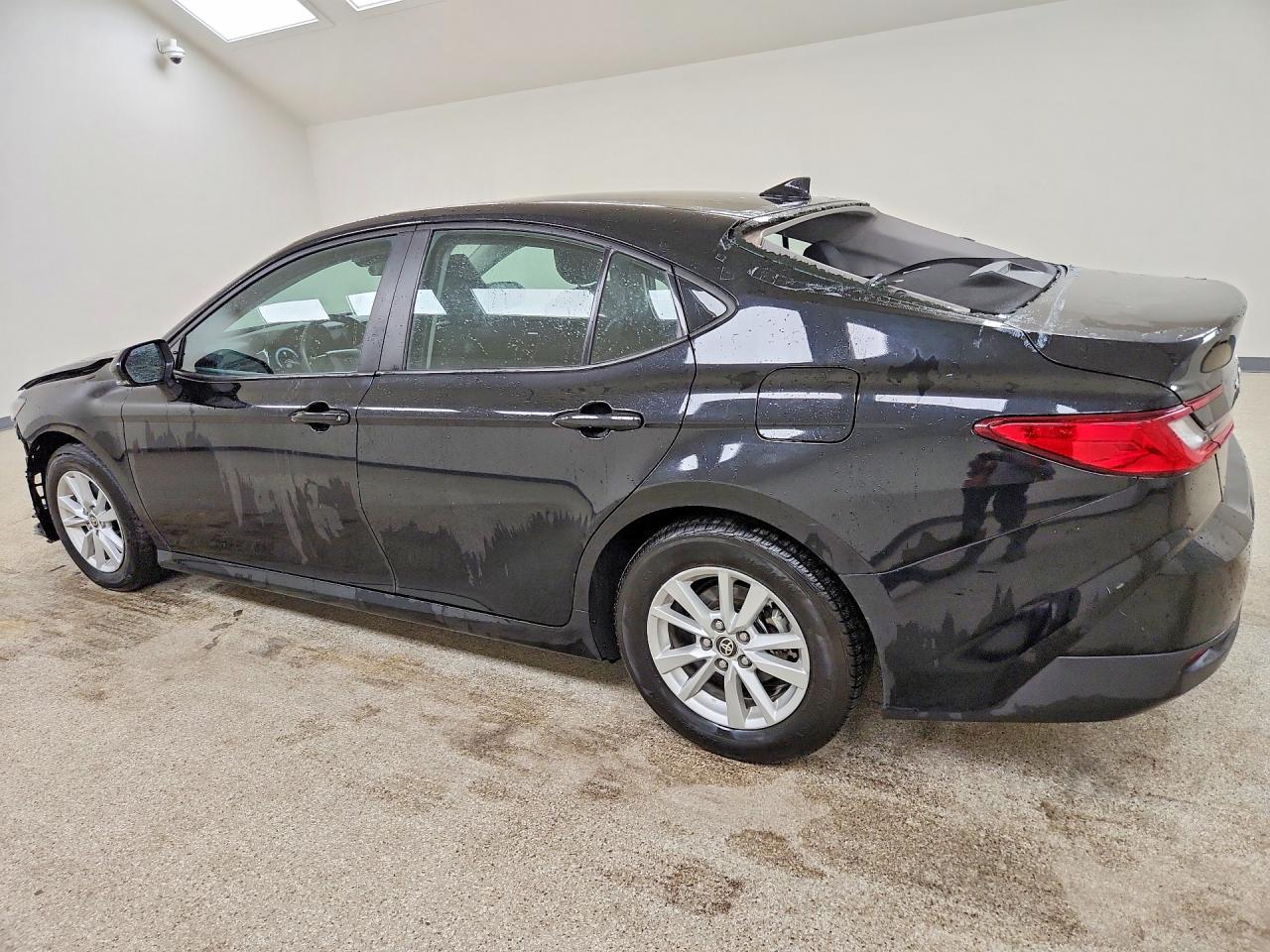 2025 TOYOTA CAMRY LE — снимка 2