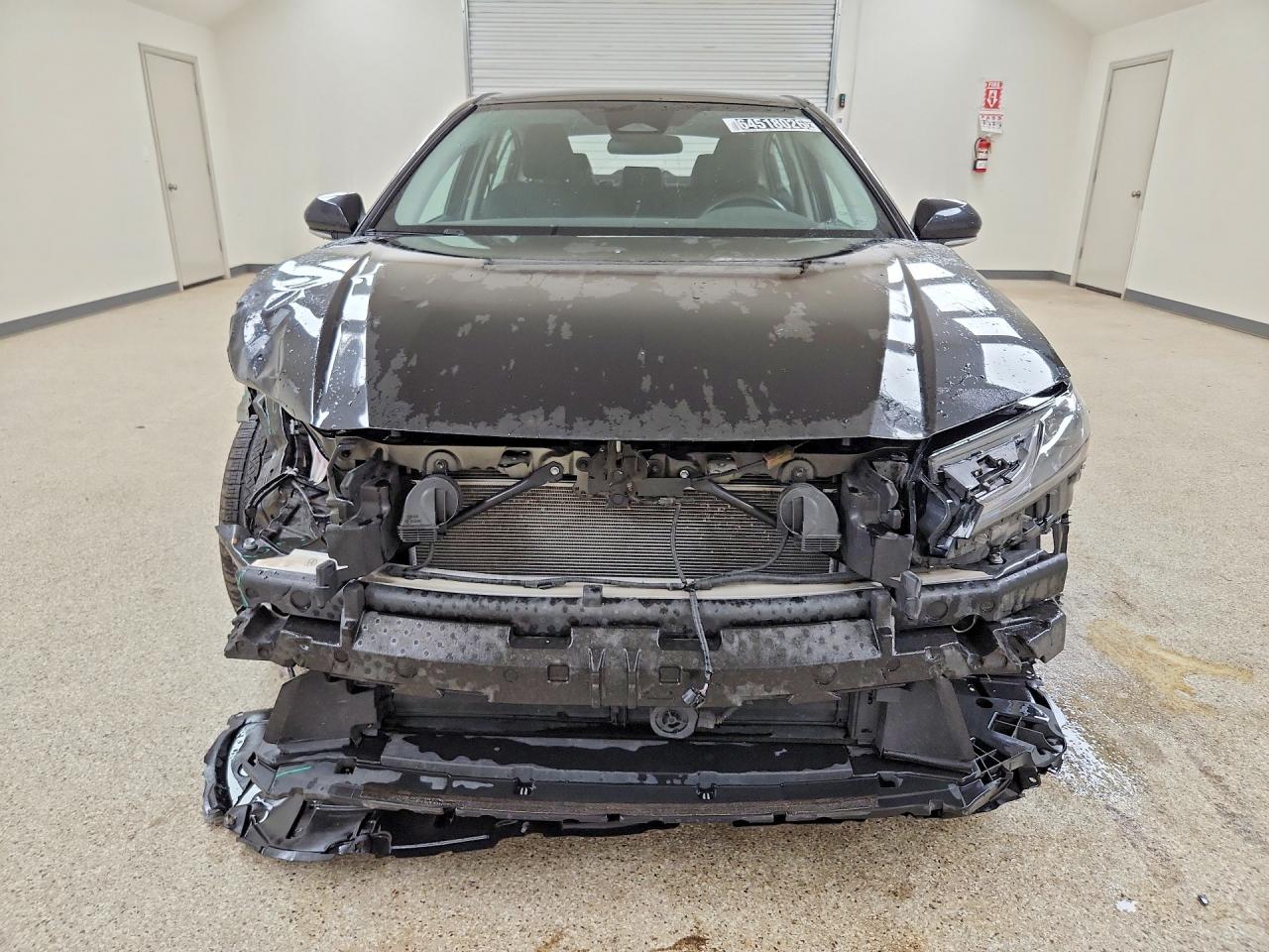2025 TOYOTA CAMRY LE — снимка 5