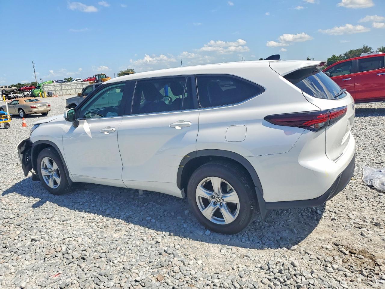 2024 TOYOTA HIGHLANDER LE — снимка 2