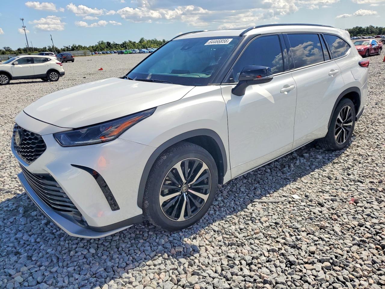 2022 TOYOTA HIGHLANDER XSE