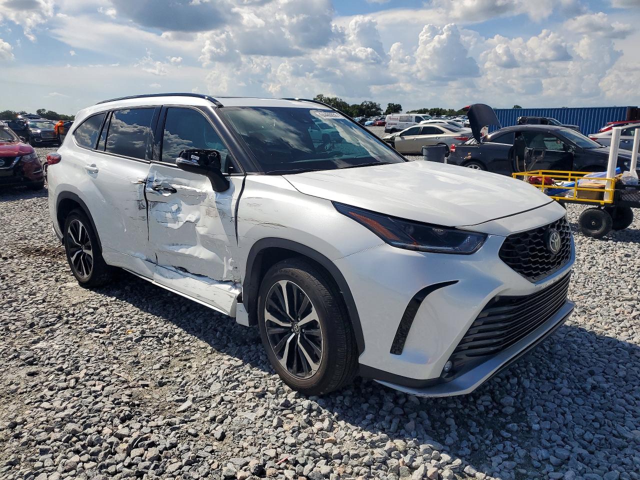 2022 TOYOTA HIGHLANDER XSE — снимка 4
