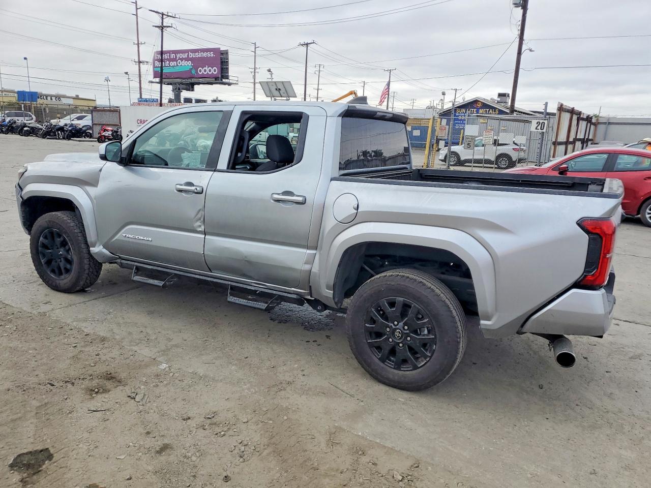 2025 TOYOTA TACOMA SR5 — снимка 2