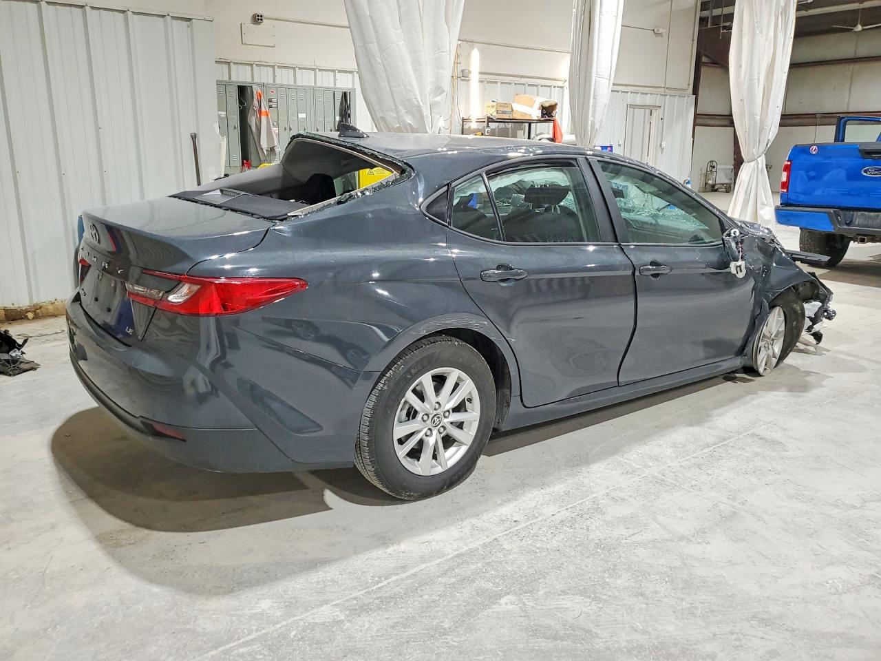 2025 TOYOTA CAMRY LE — снимка 3