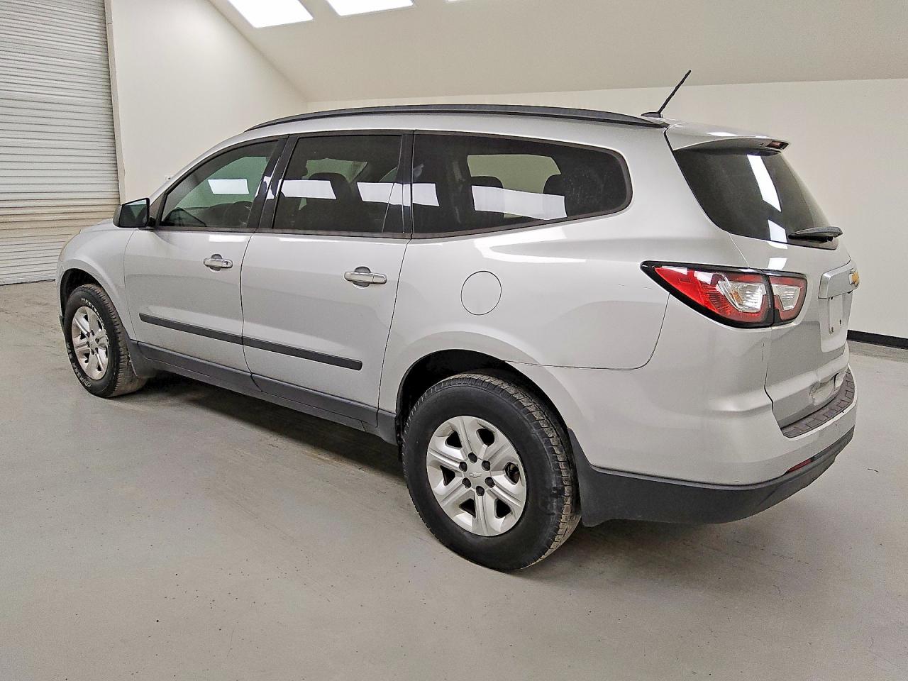 2015 CHEVROLET TRAVERSE LS — снимка 2