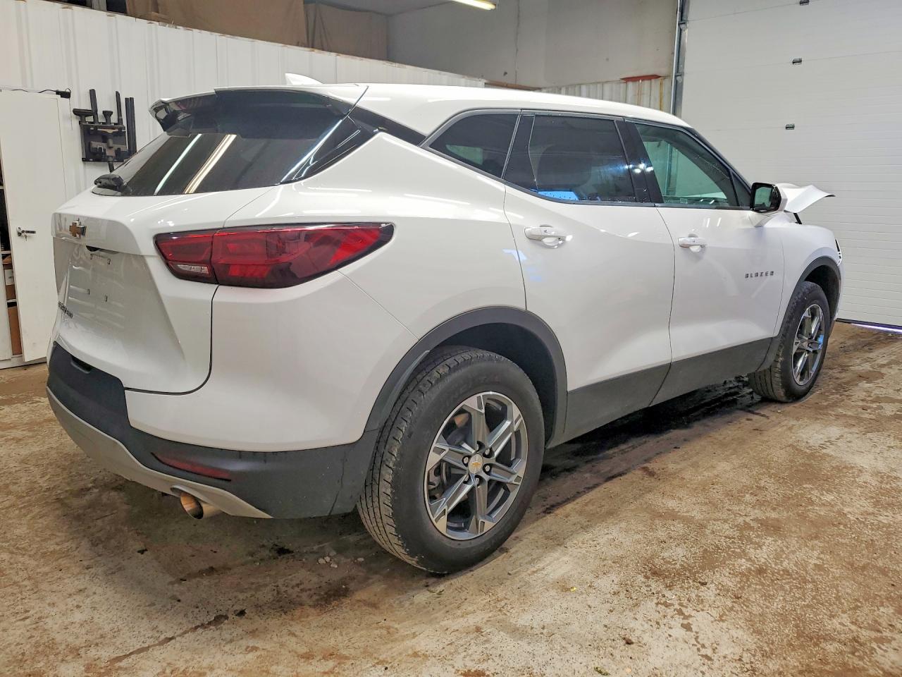 2025 CHEVROLET BLAZER 2LT — снимка 3