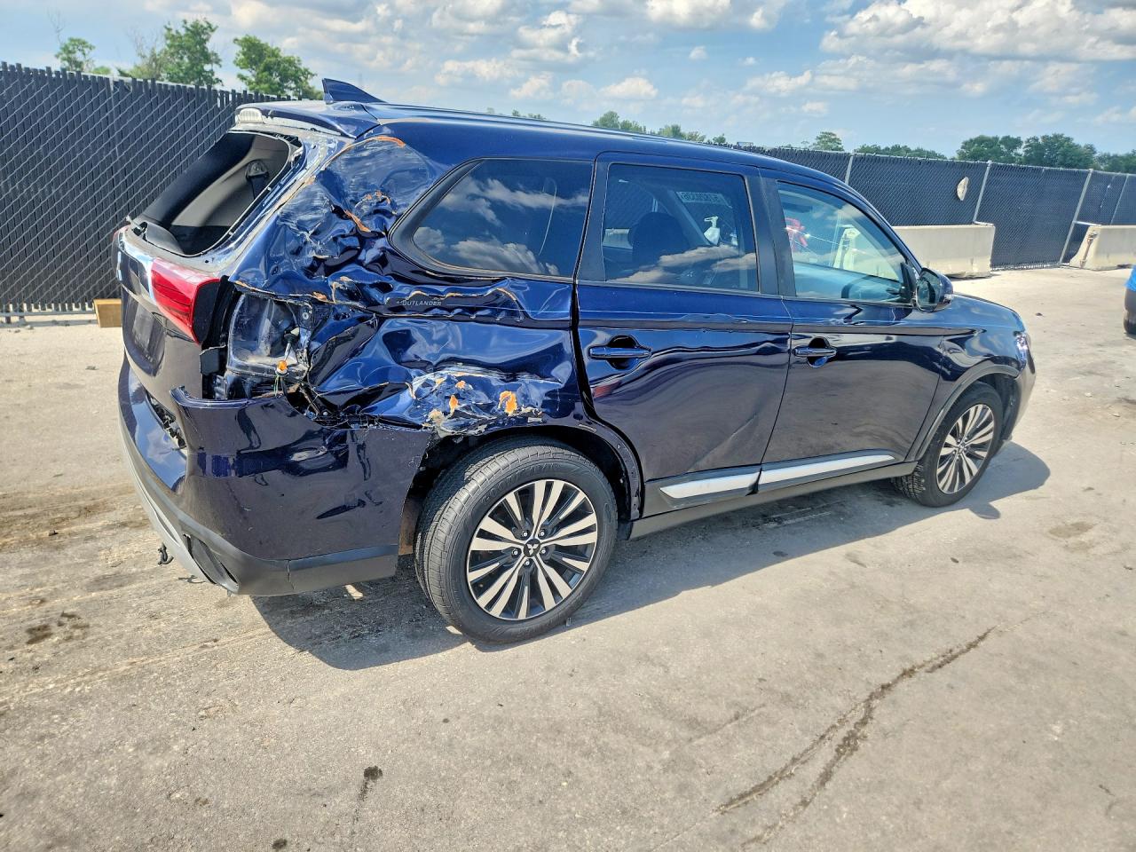 2020 MITSUBISHI OUTLANDER SE — снимка 3