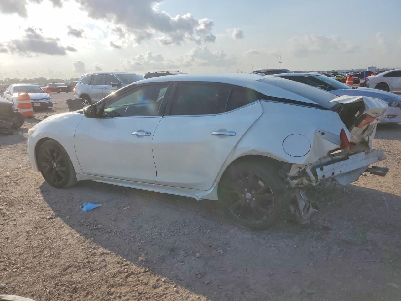 2017 NISSAN MAXIMA 3.5 S — снимка 2