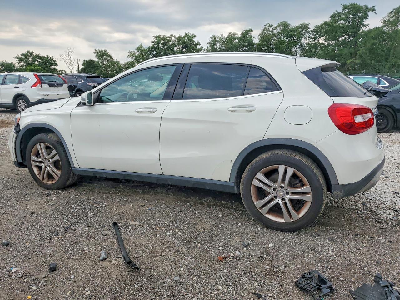 2015 MERCEDES-BENZ GLA 250 — снимка 2