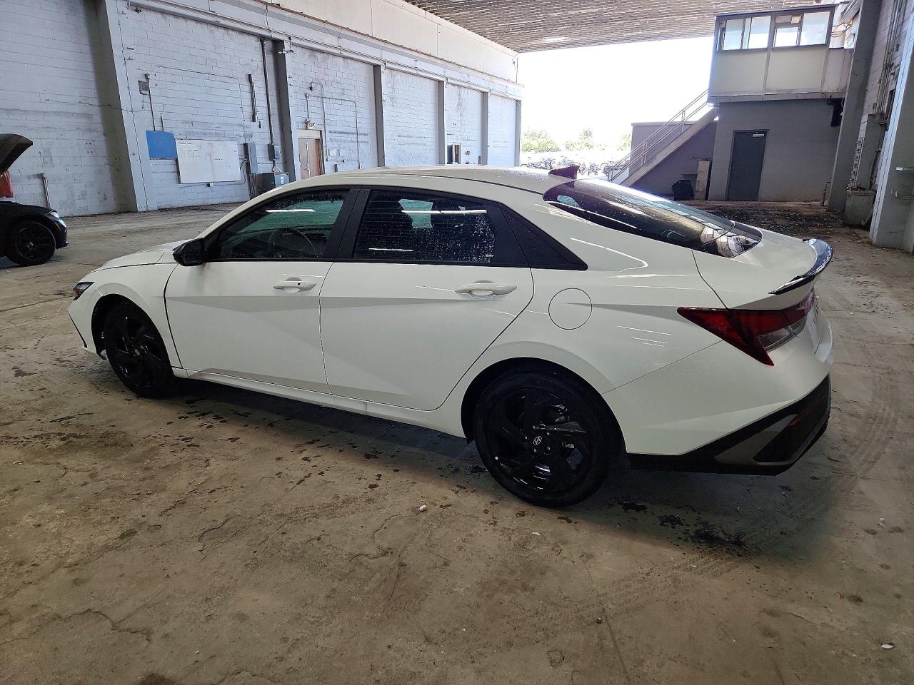 2026 HYUNDAI ELANTRA SEL SPORT — снимка 2