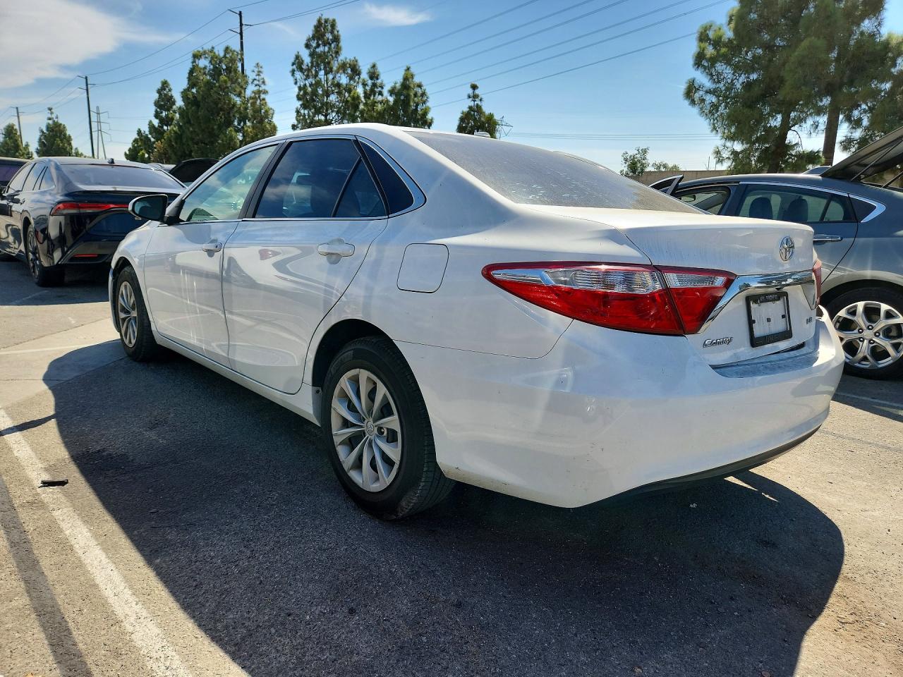 2017 TOYOTA CAMRY LE — снимка 2