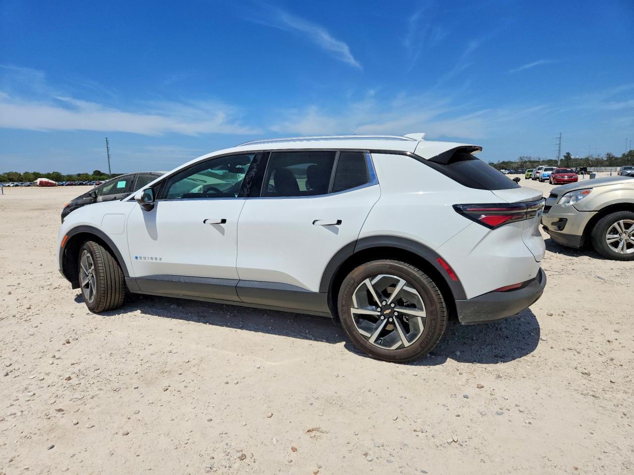2026 CHEVROLET EQUINOX LT — снимка 2