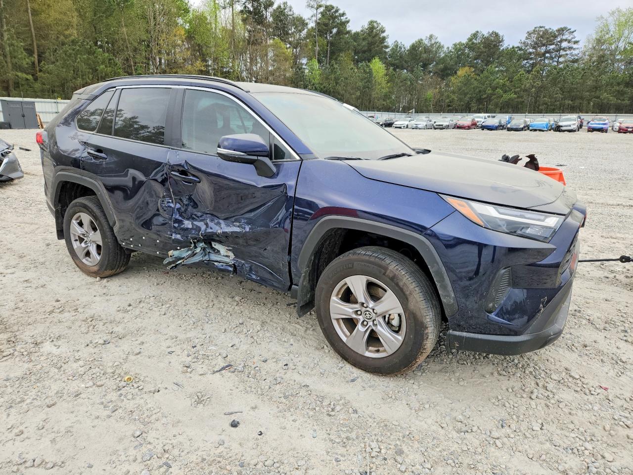 2025 TOYOTA RAV4 XLE — снимка 4