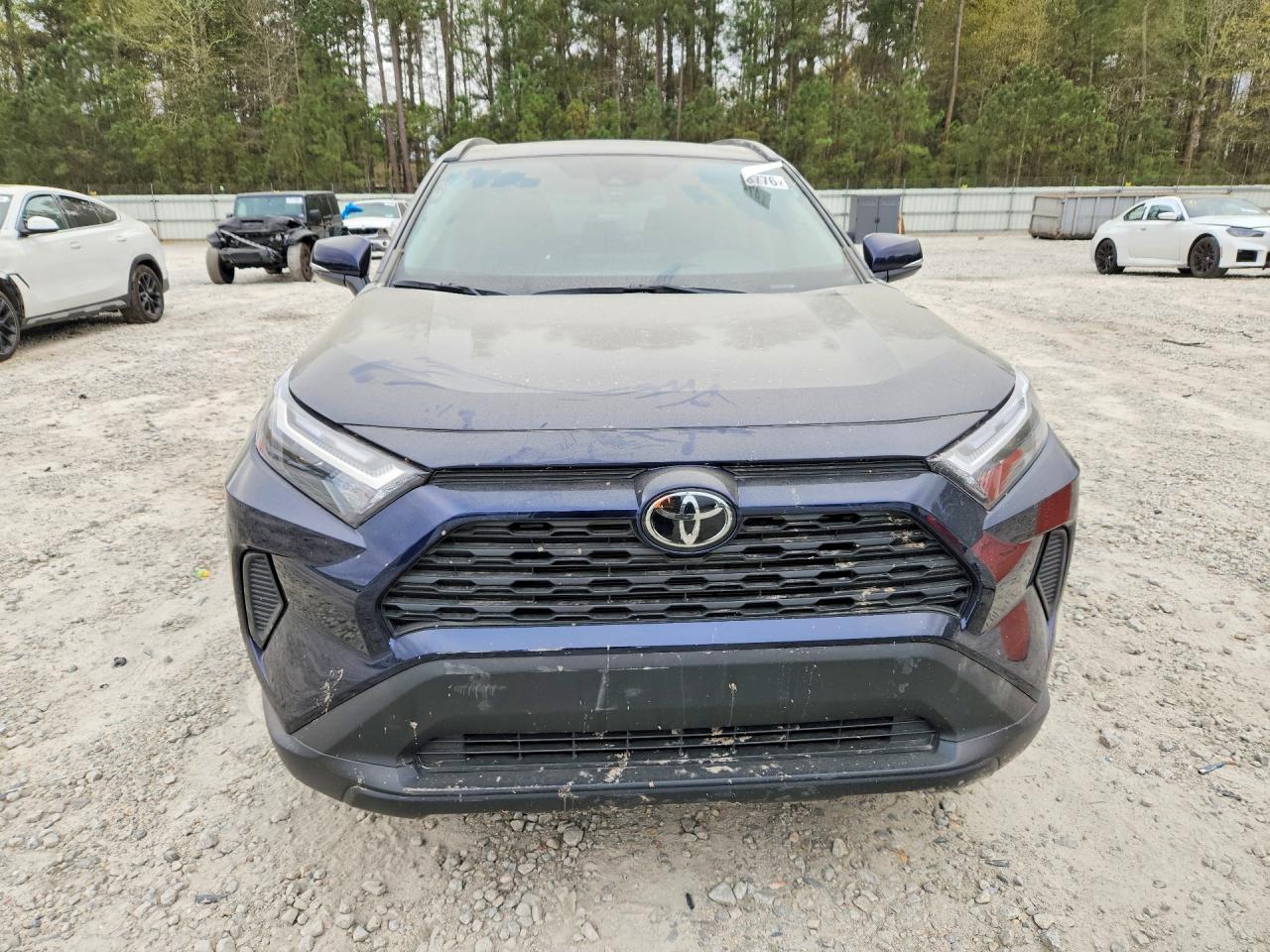 2025 TOYOTA RAV4 XLE — снимка 5