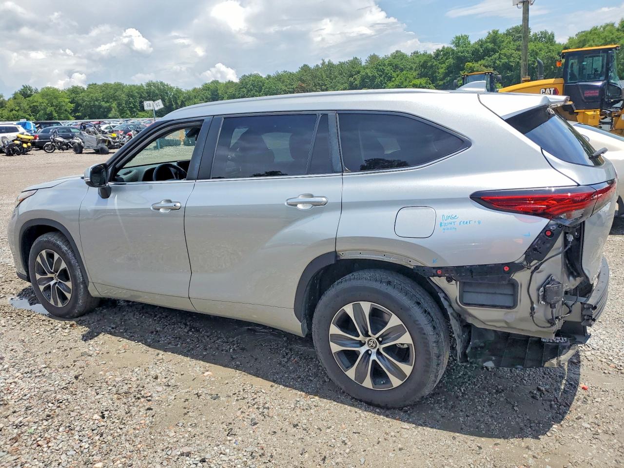 2023 TOYOTA HIGHLANDER XLE — снимка 2