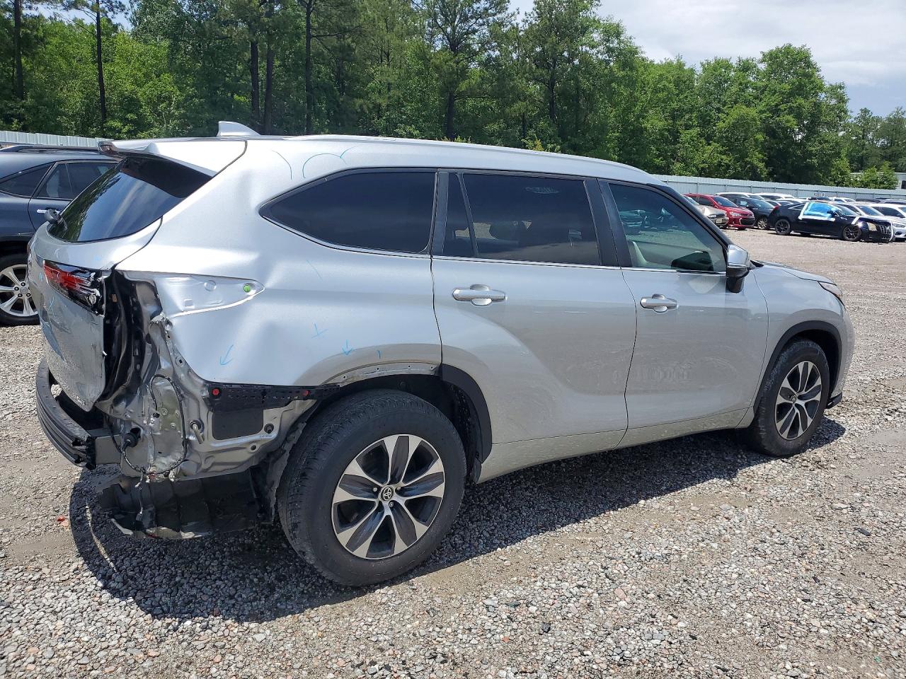2023 TOYOTA HIGHLANDER XLE — снимка 3