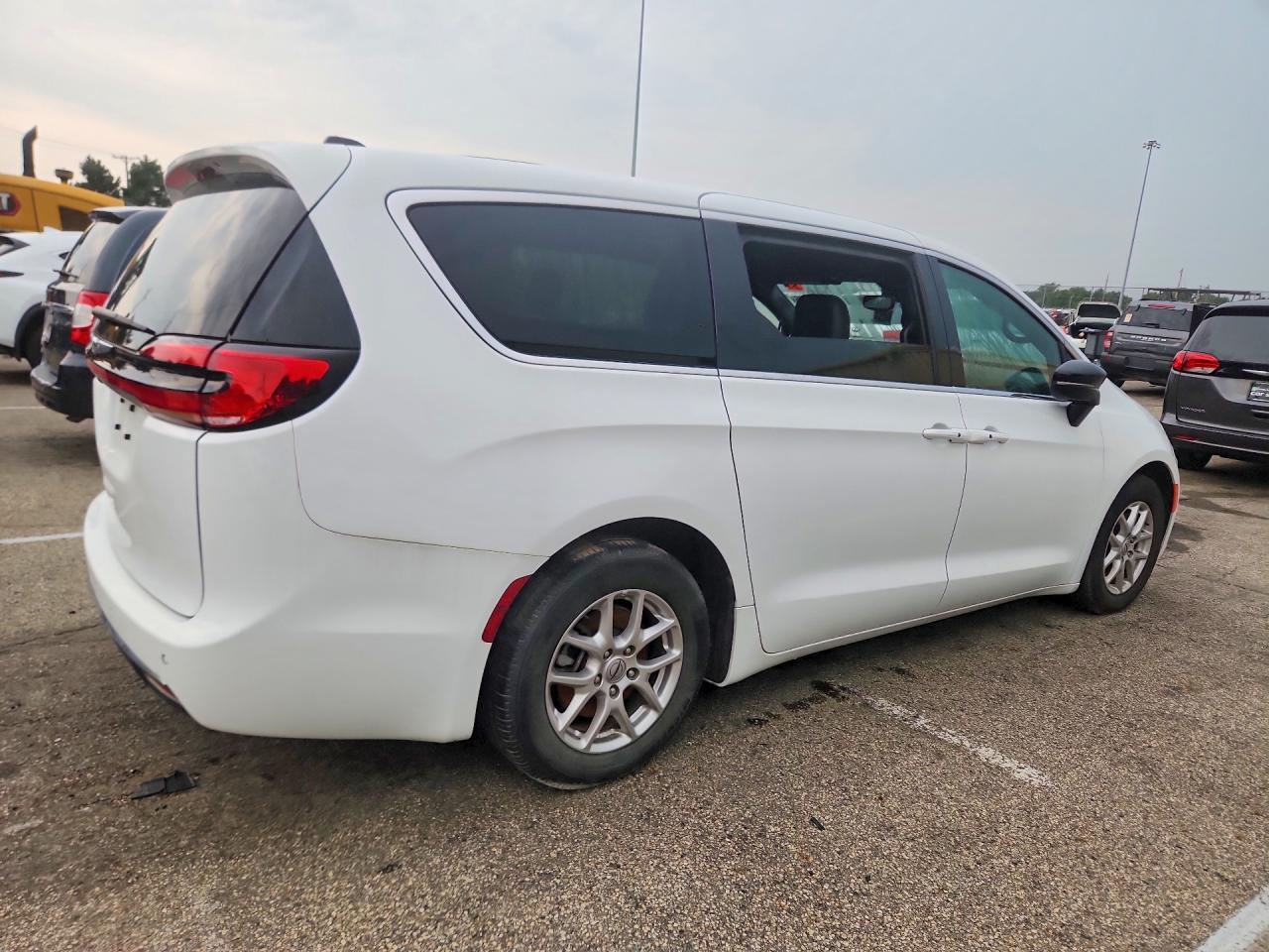 2025 CHRYSLER PACIFICA SELECT — снимка 3