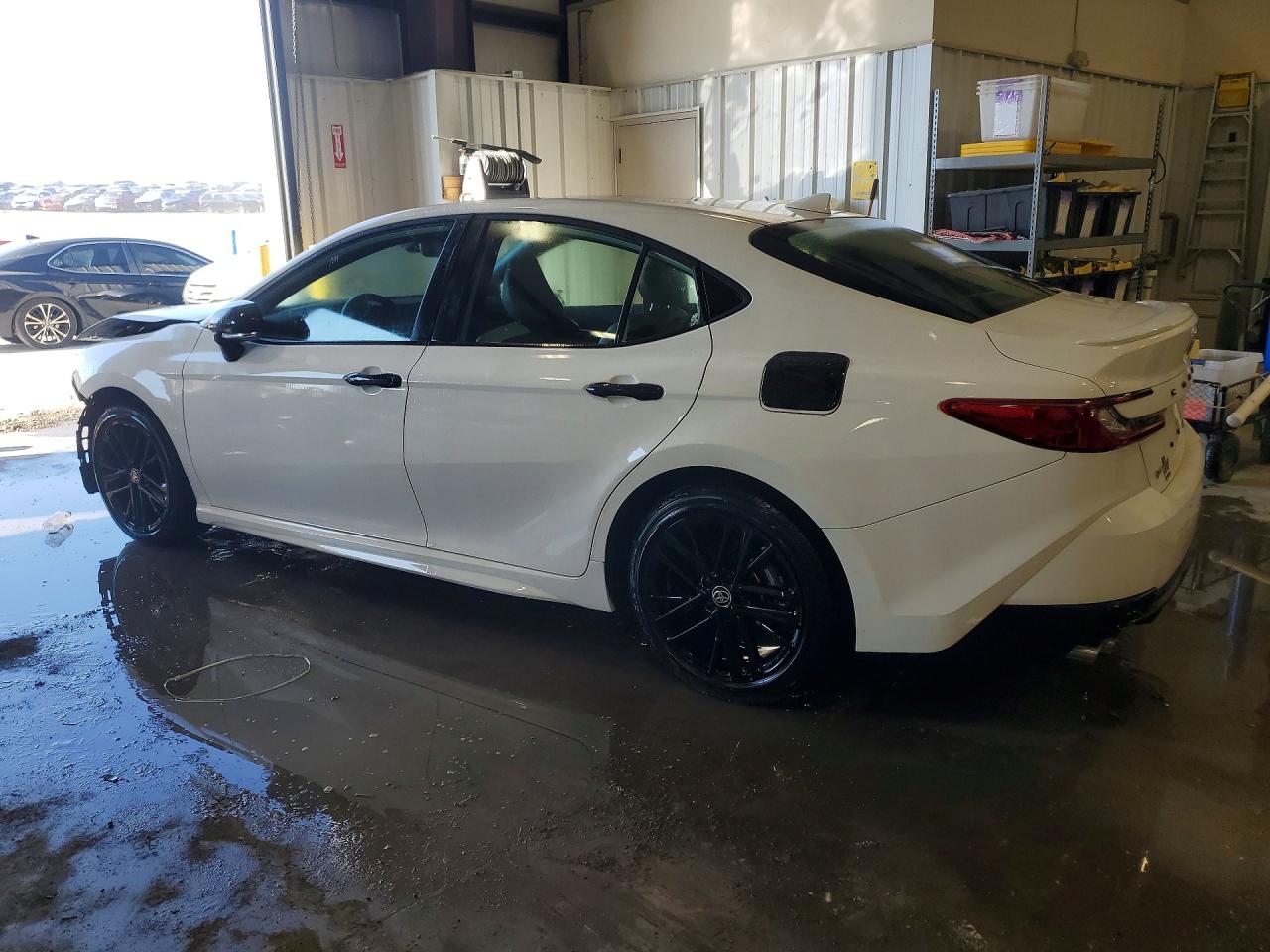 2025 TOYOTA CAMRY SE — снимка 2