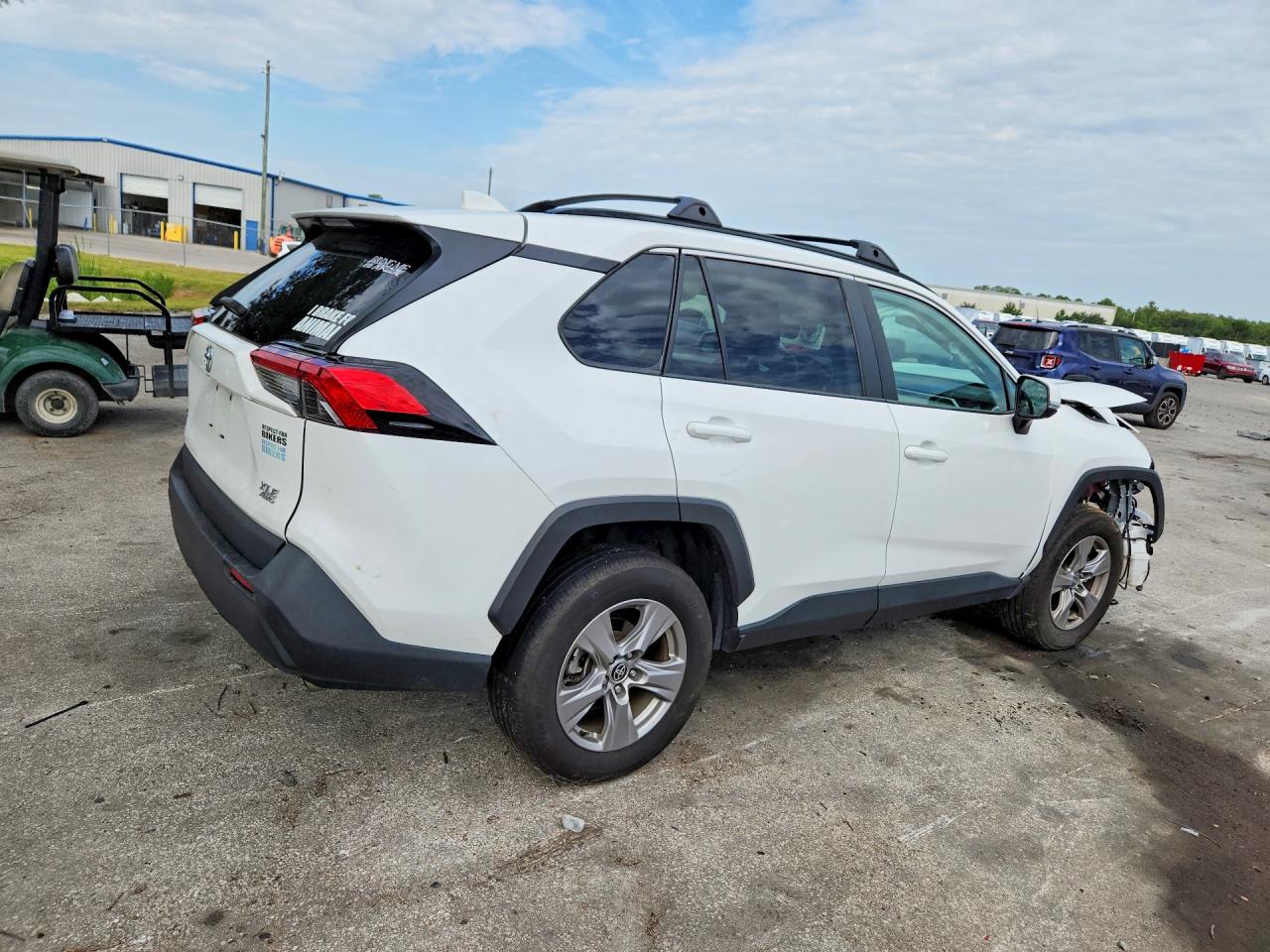 2024 TOYOTA RAV4 XLE — снимка 3