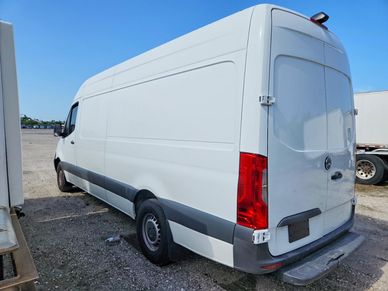 2021 MERCEDES-BENZ SPRINTER 2500 — снимка 2