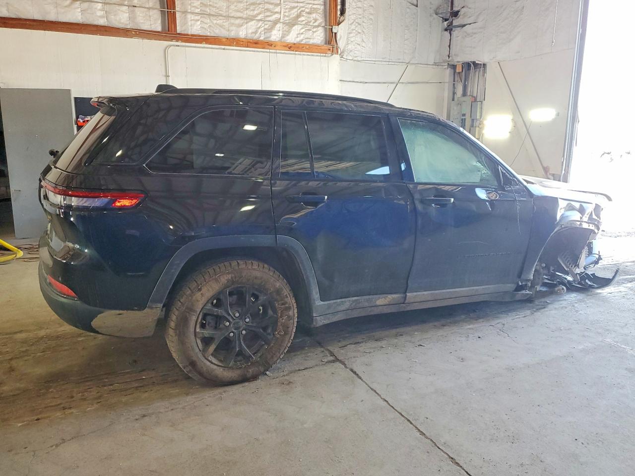 2024 JEEP GRAND CHEROKEE LAREDO — снимка 3