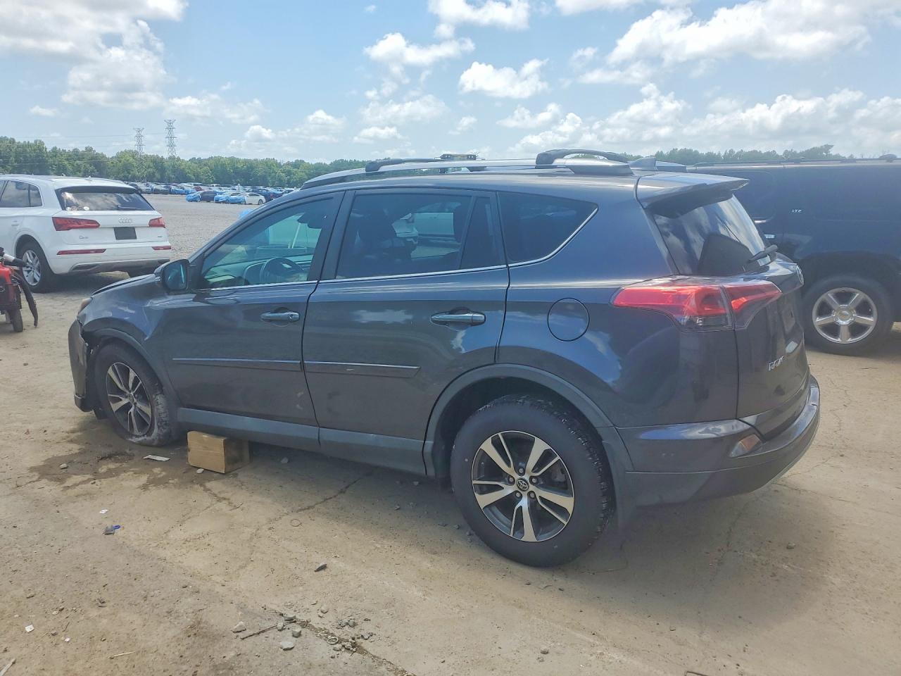 2018 TOYOTA RAV4 XLE — снимка 2