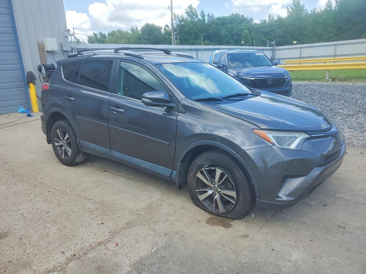 2018 TOYOTA RAV4 XLE — снимка 4