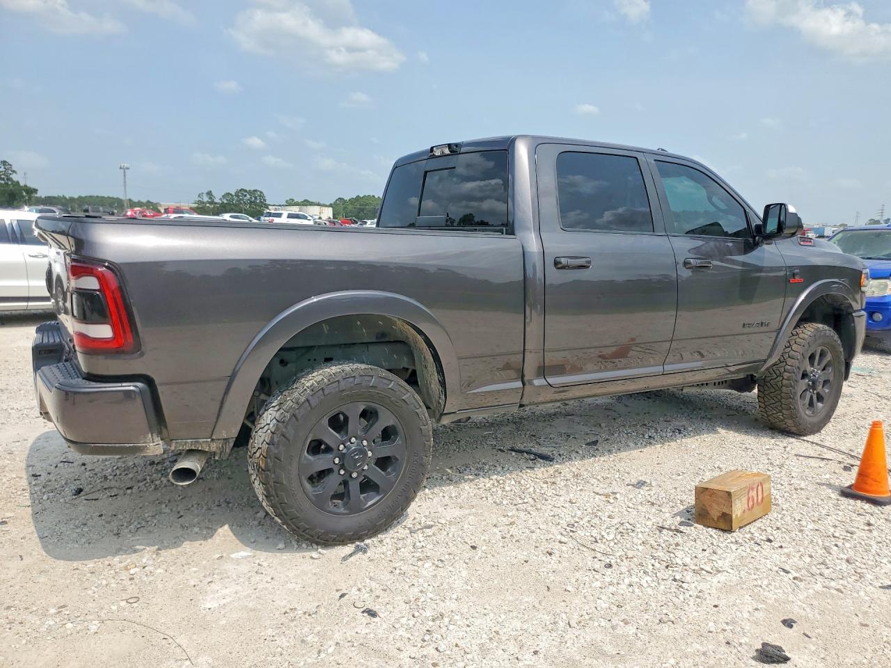 2022 RAM 2500 LARAMIE — снимка 3