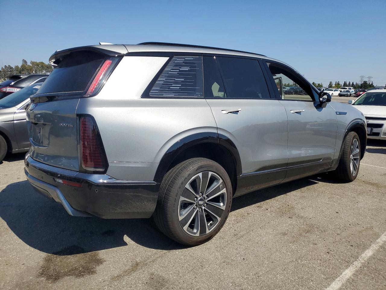2026 CADILLAC VISTIQ SPORT — снимка 3