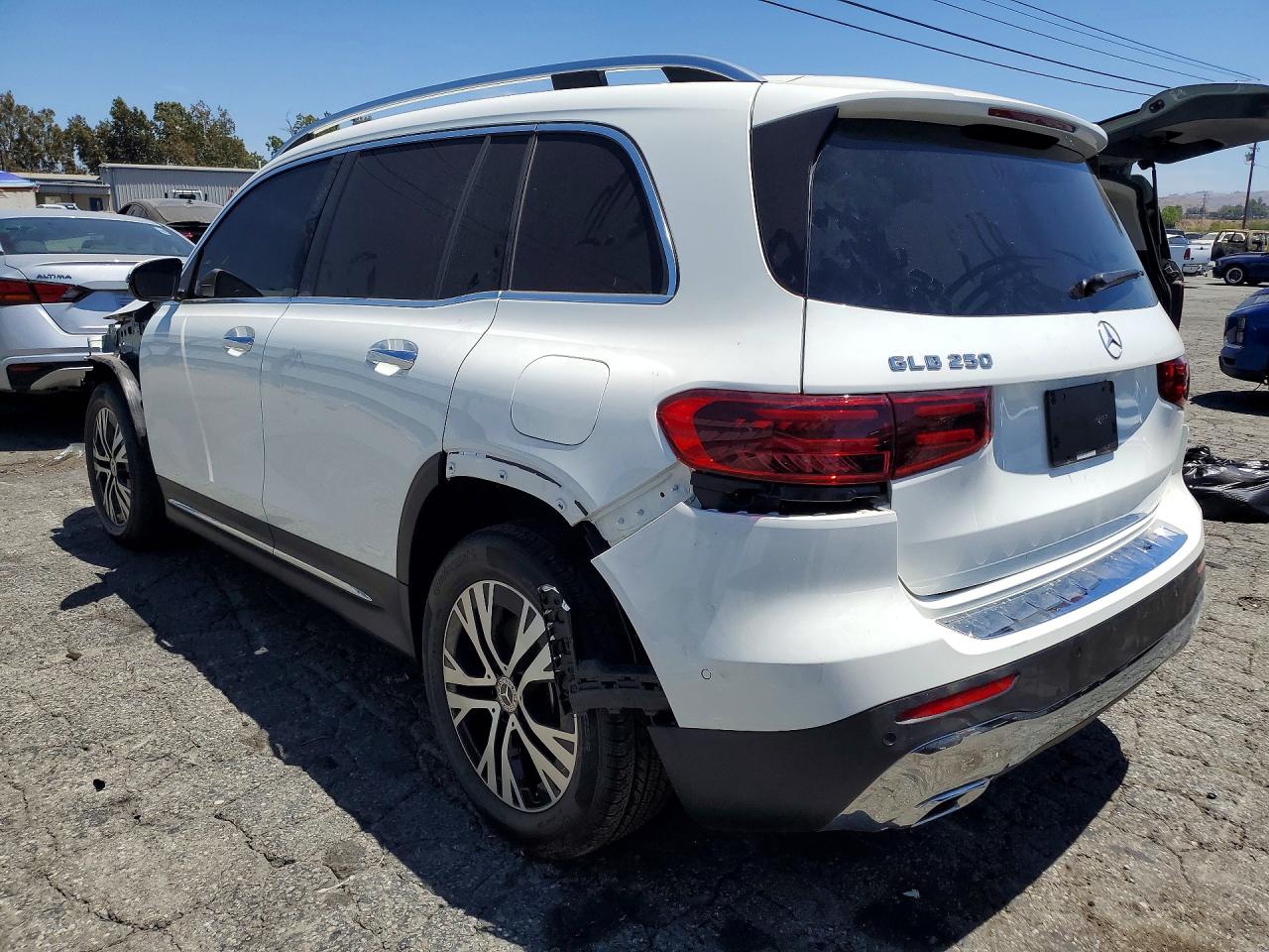 2025 MERCEDES-BENZ GLB 250 — снимка 2