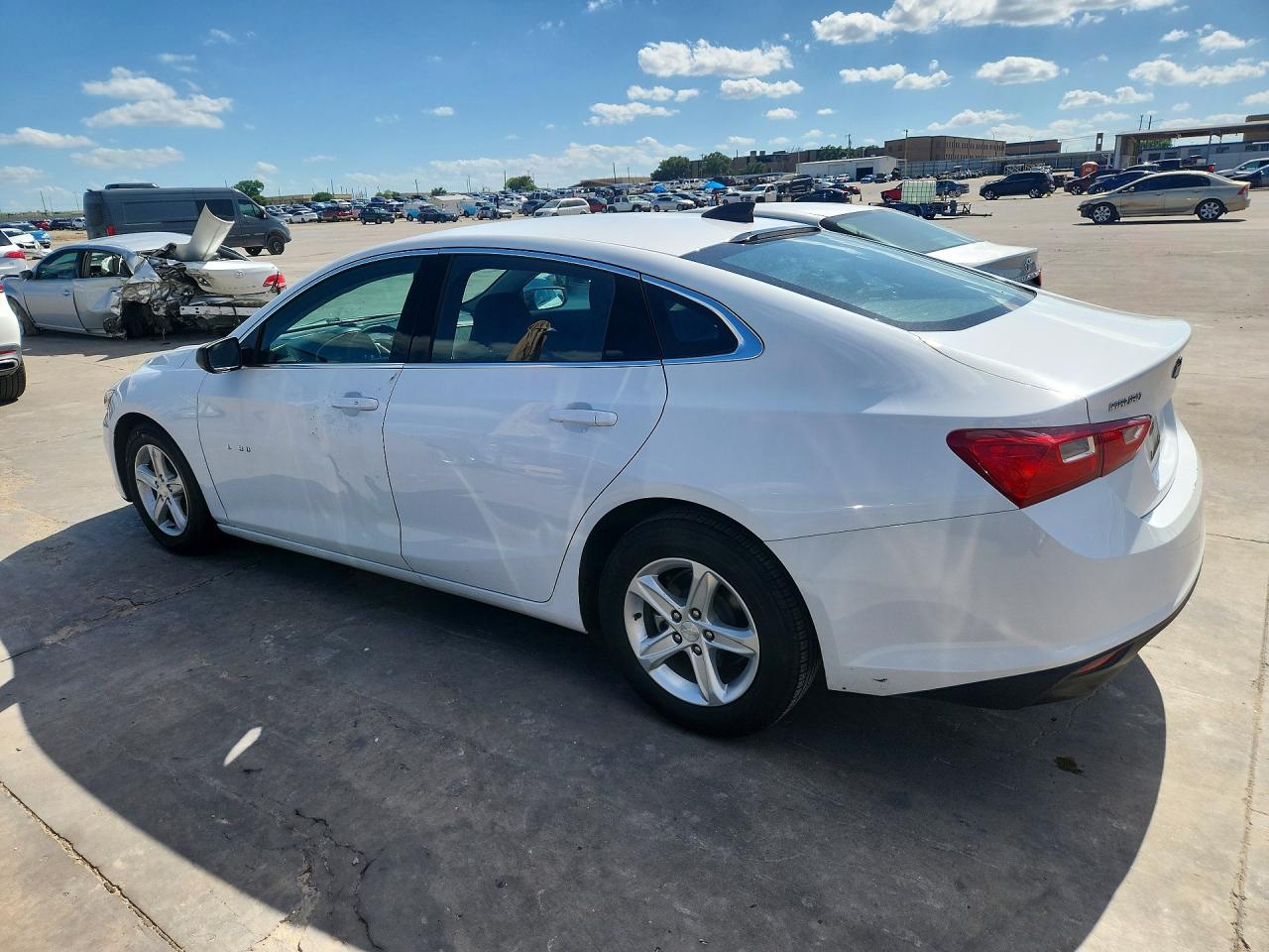 2023 CHEVROLET MALIBU LS — снимка 2
