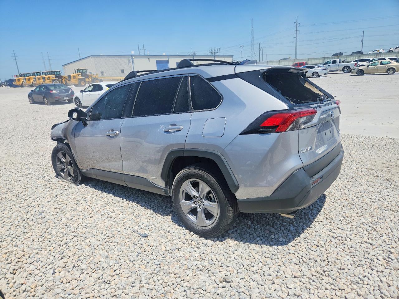 2022 TOYOTA RAV4 LE — снимка 2