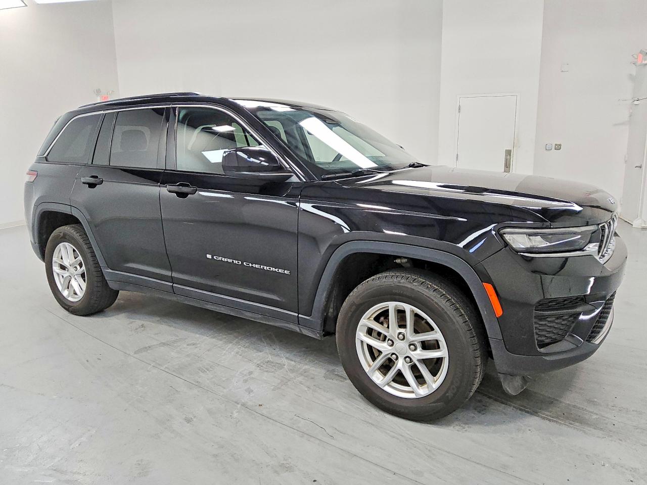 2023 JEEP GRAND CHEROKEE LAREDO — снимка 4