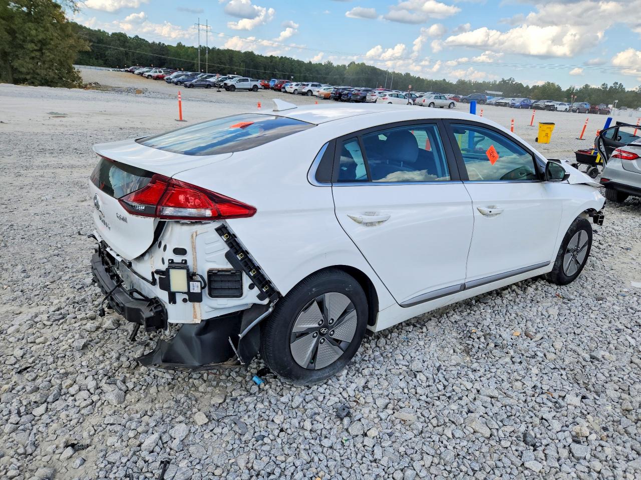 2022 HYUNDAI IONIQ SE — photo 3