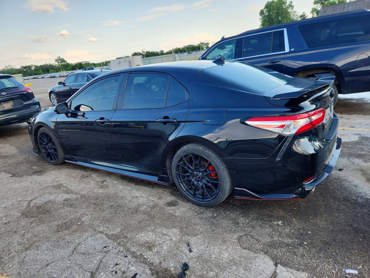 2020 TOYOTA CAMRY TRD — снимка 2