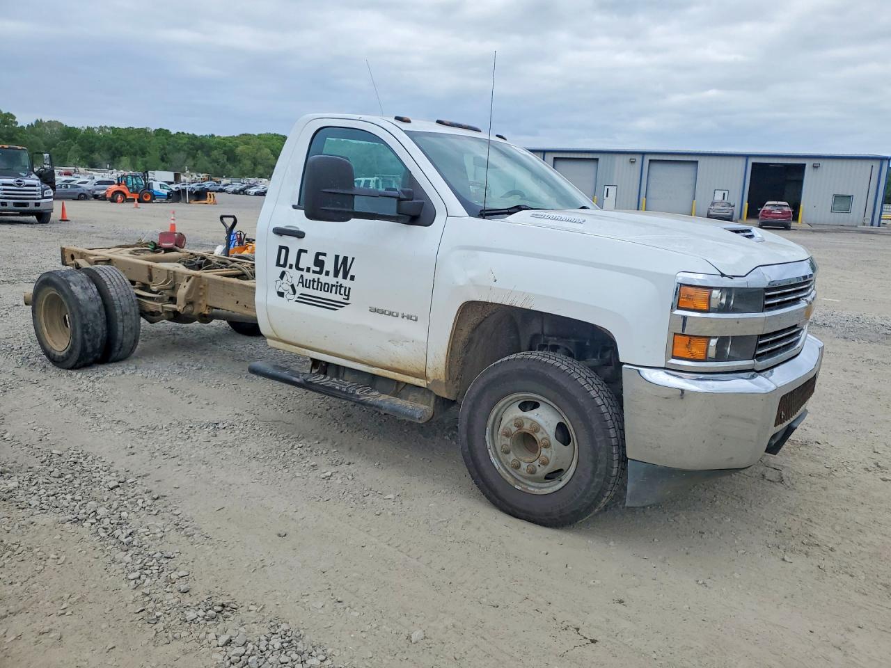 2017 CHEVROLET SILVERADO C3500 — снимка 4
