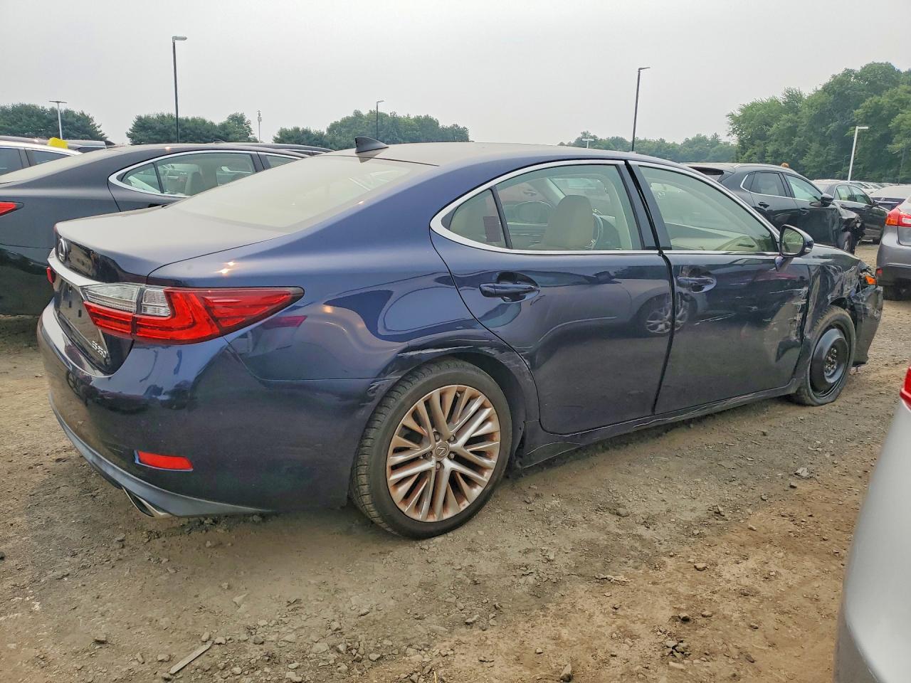 2016 LEXUS ES 350 — снимка 3