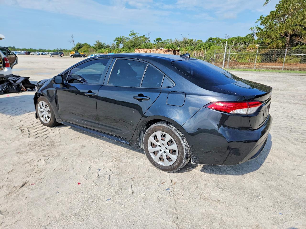 2021 TOYOTA COROLLA LE — снимка 2